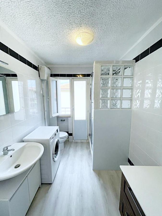 Marotta, 300 Mt Dal Mare, 3 Camere, 10 Letti Exterior photo